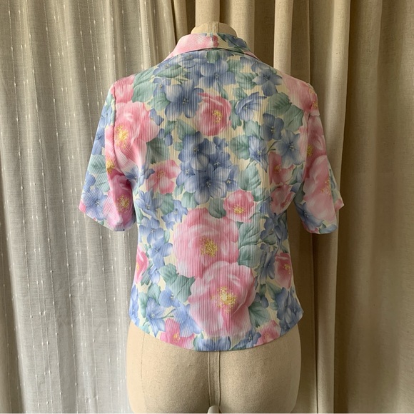 ALIA VINTAGE PASTEL FLORAL BUTTON UP SHORT SLEEVED BLOUSE 8 - Picture 4 of 8